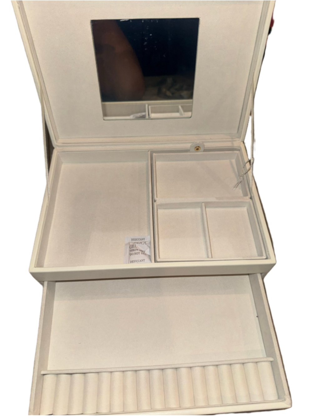 NWT Jewelry Organizer Box One Size White Gold